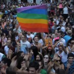 MADO: Farbenpracht gegen Homophobie