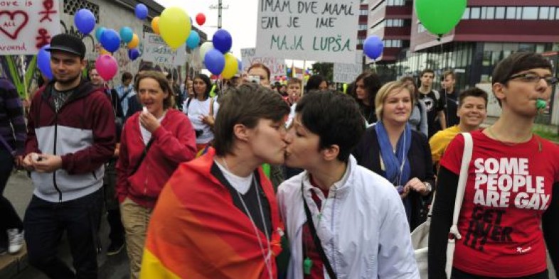 gay marriage Slovenia Gayles.tv