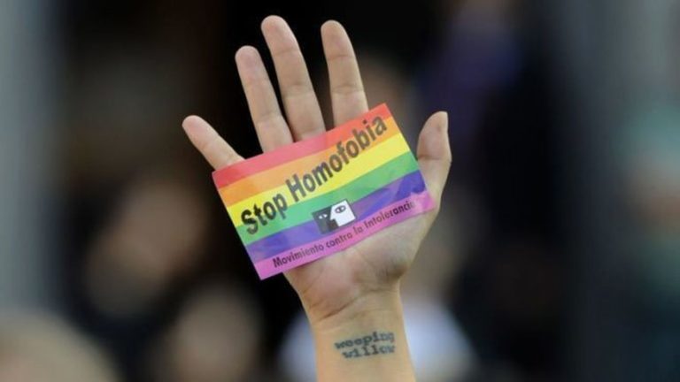 stop à l'homophobie