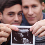 Homophobie über die zukünftige Vaterschaft von Tom Daley und Dustin Lance Black