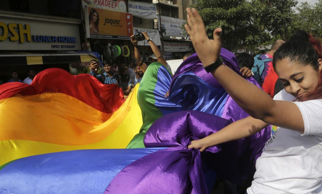 Ecuador legalizes equal marriage