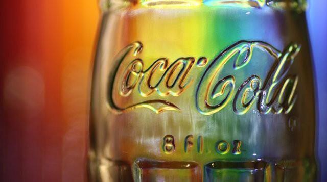Coca-Cola difende la sua campagna LGBT+ in Ungheria