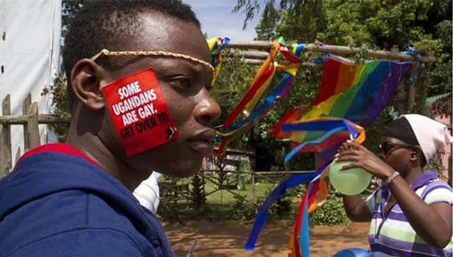 LGTBIphobie in Uganda mit der Entschuldigung von COVID-19