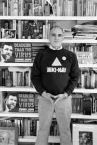 Morre o dramaturgo Larry Kramer, ativista gay e pioneiro na luta contra o HIV