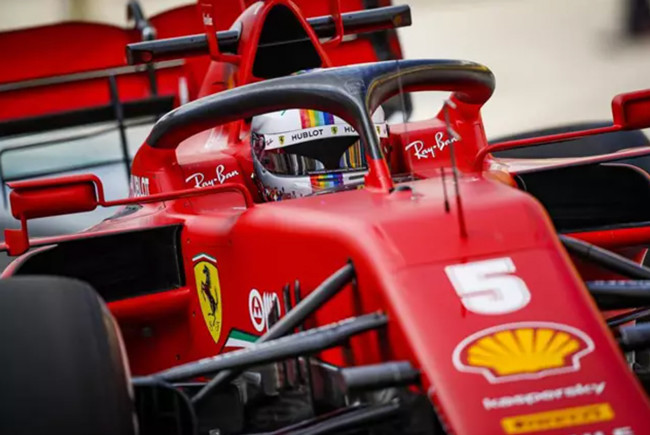 Vettel reivindica a diversidade e estrea un casco arco da vella no GP de Turquía