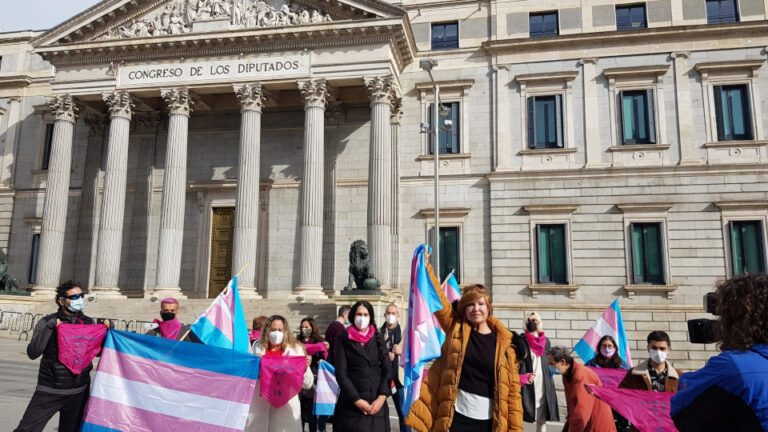 Indignació pel bloqueig del PSOE a la Llei Trans