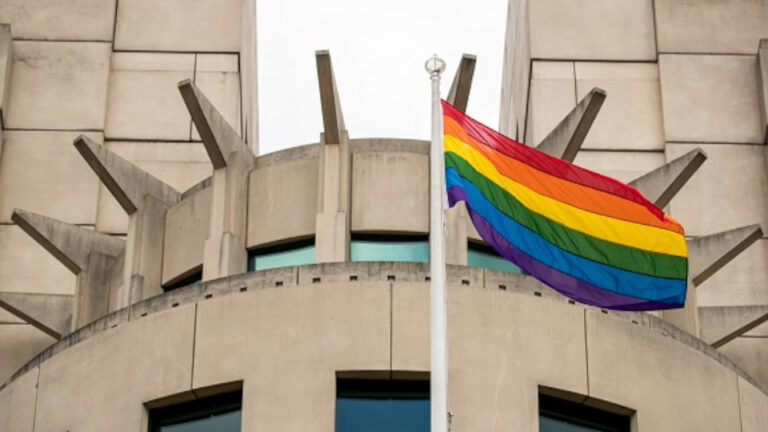 British Intelligence apologizes for the historical discrimination of the LGTBI collective