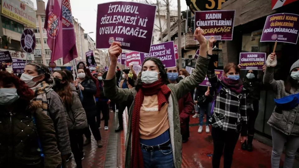 Türkiye retírase do tratado europeo contra a violencia machista