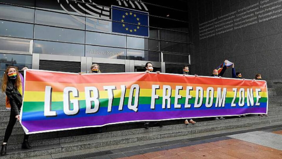 The Parliament declares Catalonia a "zone of freedom" for LGTBIQ + people