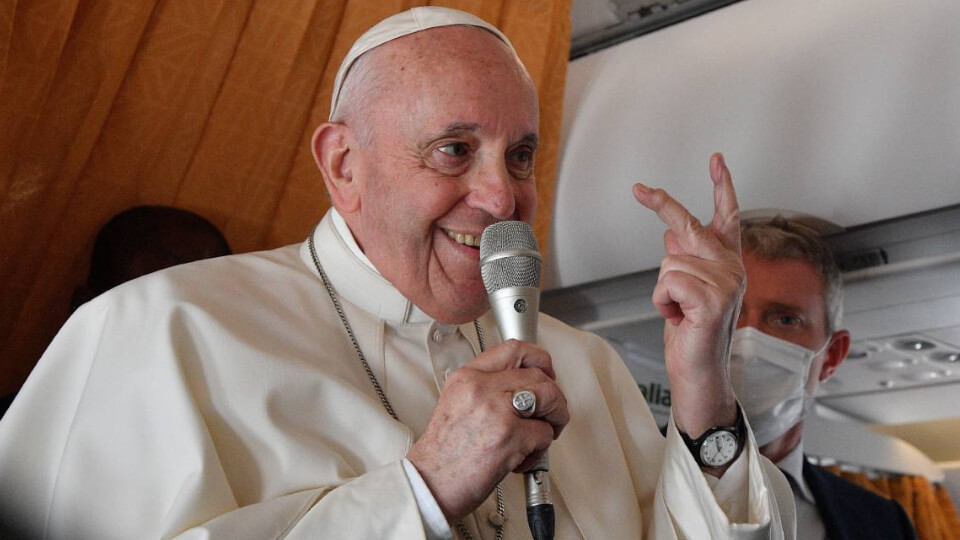 The Pope reiterates his support for civil laws for homosexuals, but not for marriage