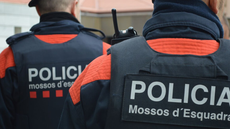 Unha camareira bota auga fervendo nun ataque homófobo en Lleida