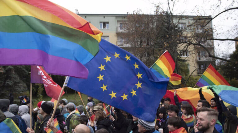 European justice recognizes the rights of the children of LGTBI couples throughout the EU