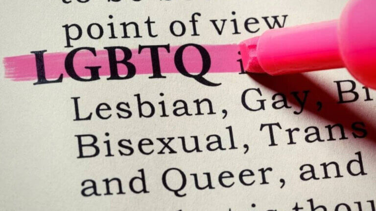 Florida approves bill that prevents talking about LGTBIQ + in classrooms
