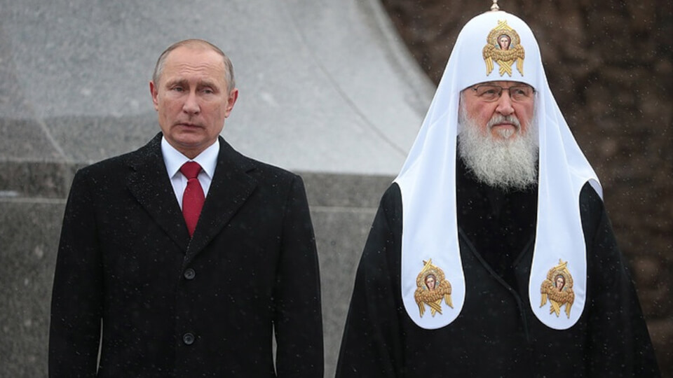 Der Führer der Russisch-Orthodoxen Kirche: „Der Krieg ist richtig, weil er gegen die Schwulenlobby gerichtet ist“