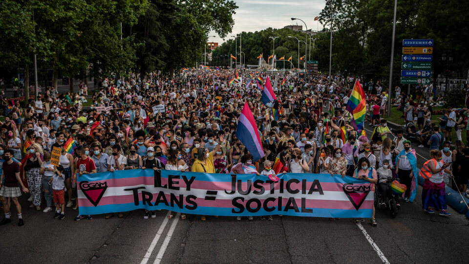 Die CGPJ stimmt dem Bericht, der das Trans-Gesetz kritisiert, einstimmig zu