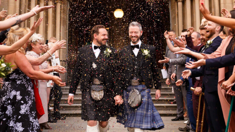 A Igreja da Escócia permitirá o casamento igualitário