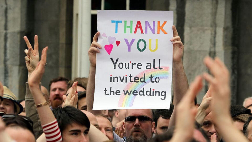 Die Kirche von Schottland wird die gleichberechtigte Ehe zulassen