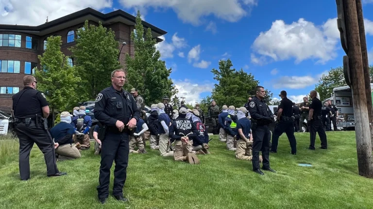 Arrested 31 white supremacists who planned to attack the LGTBIQ+ pride of Idaho