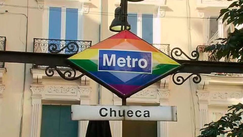 Eles removem a bandeira LGTBI das plataformas Chueca