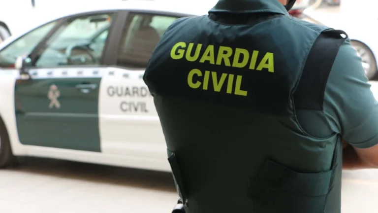 Prison for four civil guards for homophobic insults to a colleague