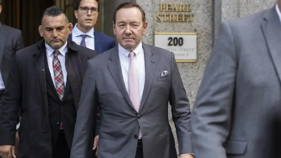 Kevin Spacey: "No podia dir que era gai, el meu pare era supremacista i neonazi"