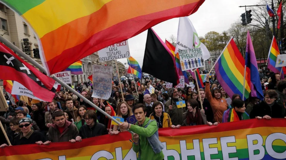 Rusia aprueba definitivamente la prohibición de "propaganda LGTBI"