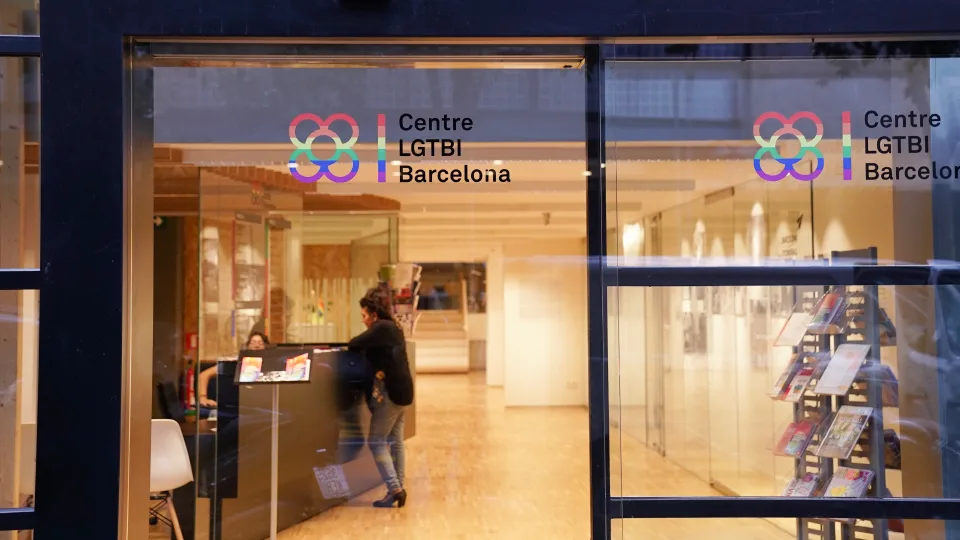 90.000 4 personnes visitent le Centre LGTBI de Barcelone en XNUMX ans