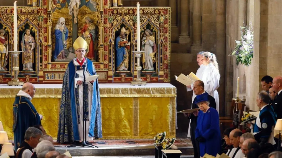 Die anglikanische Kirche schlägt vor, das neutrale Geschlecht zu verwenden, um sich auf Gott zu beziehen