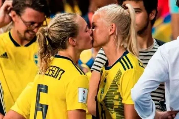 Non daude Espainian dauden 142 futbolari profesional homosexualak?