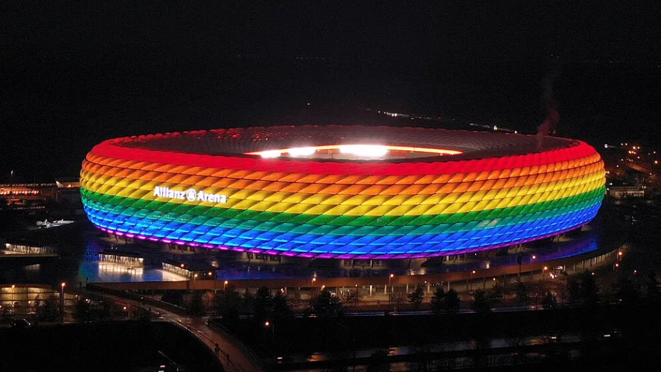 ¿Dónde estan los 141 futbolistas profesionales homosexuales que hay en España?