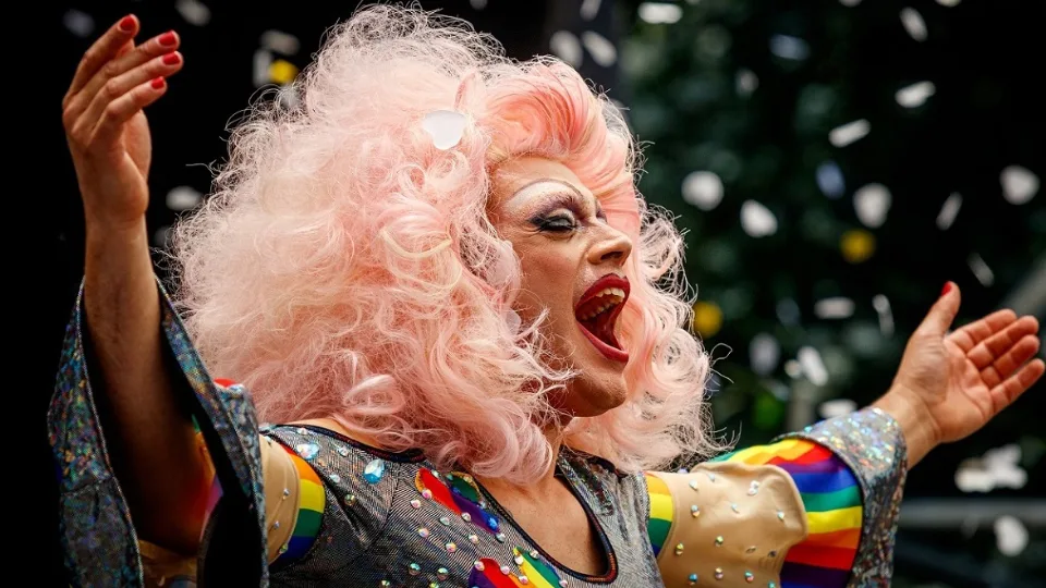Tennessee limita los espectáculos de drag queens