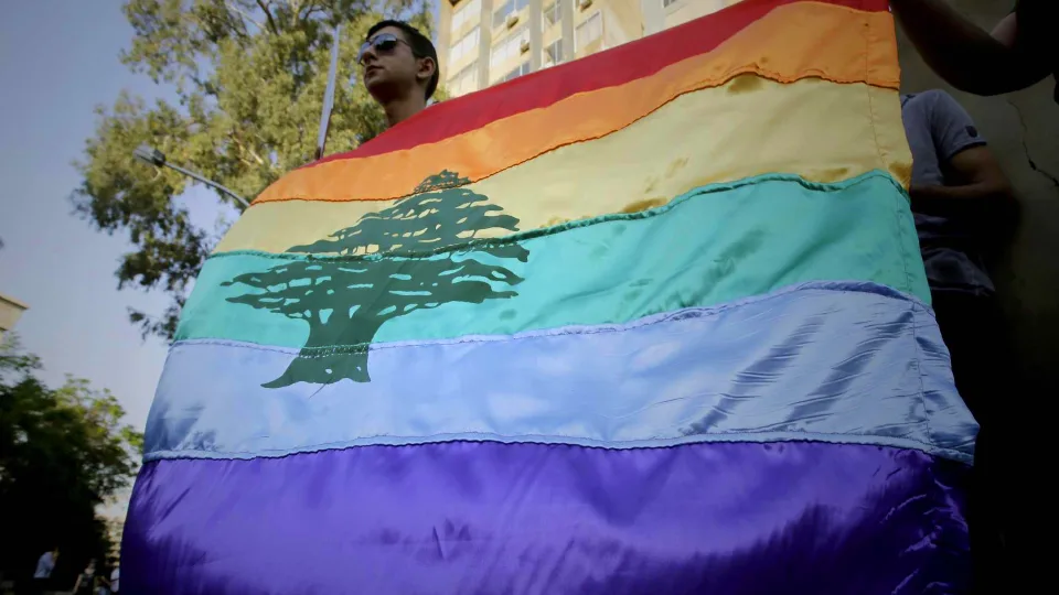Drei Menschen wurden bei Zusammenstößen gegen einen Pro-LGTBI-Aufmarsch in Beirut verletzt