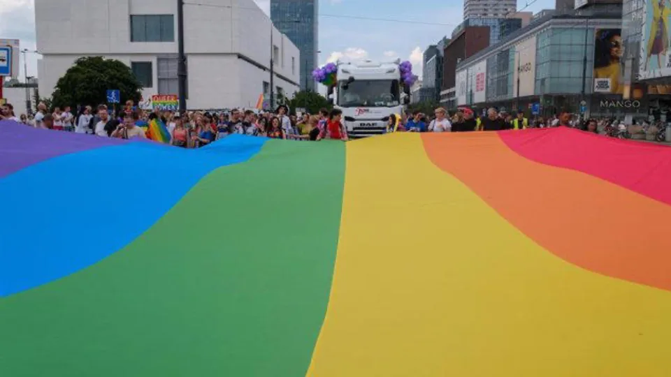 O TEDH condena a Polónia por não reconhecer casais do mesmo sexo
