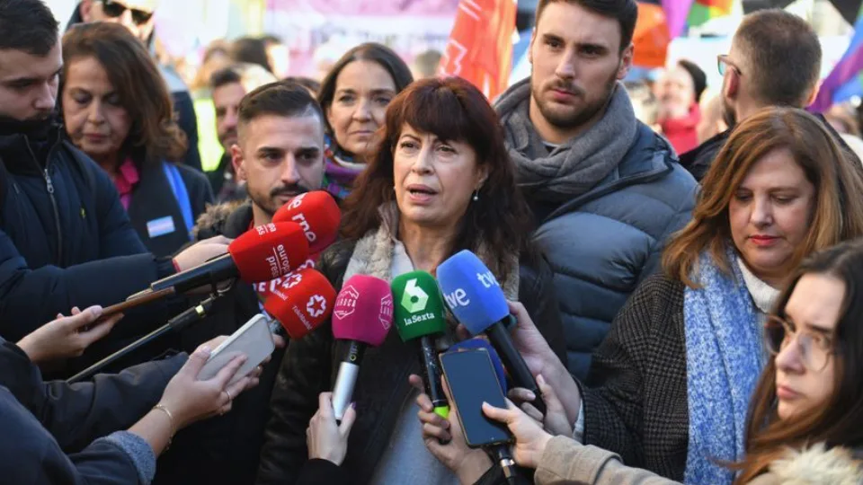 PSOE: bat karezkoa eta beste bat hareazkoa