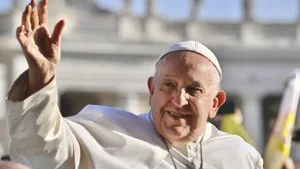 The Pope responds to those who criticize the blessing for same-sex couples: "It is hypocrisy"