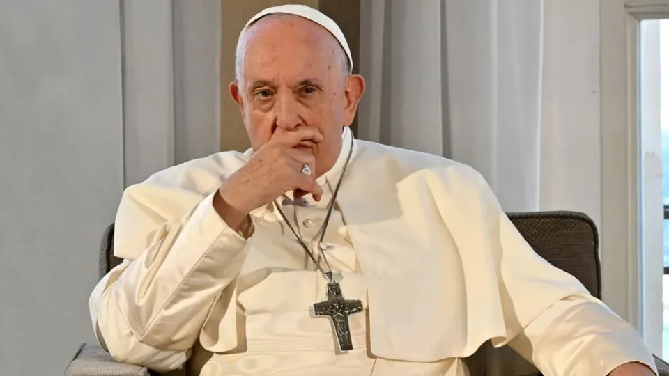 O Vaticano determina que a mudança de sexo viola a dignidade