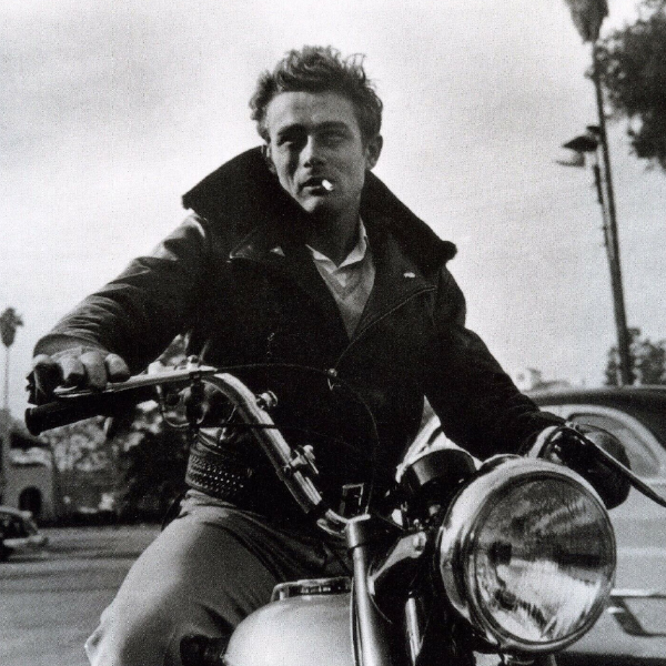 James Dean, víctima de un chantaje por ser gay