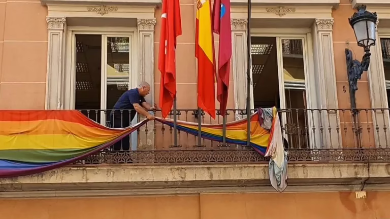 almeida-no-bandera-orgullo