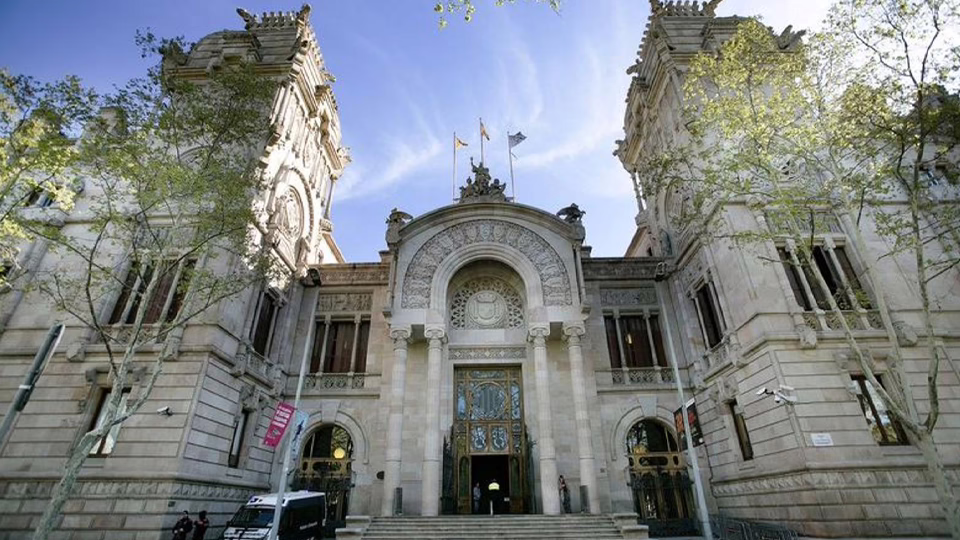 condenado-camarero-barcelona-lesbianas