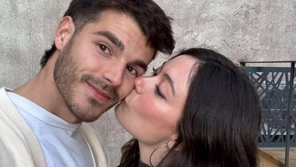 anna-castillo-bisexual