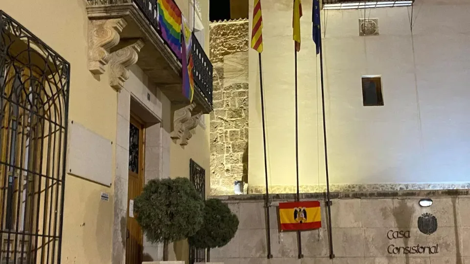 Albaida bandera lgtbi