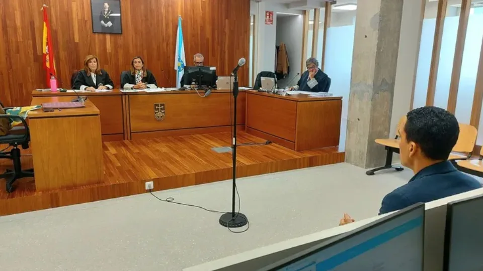 predicador-vigo-acoso-camarero-gay
